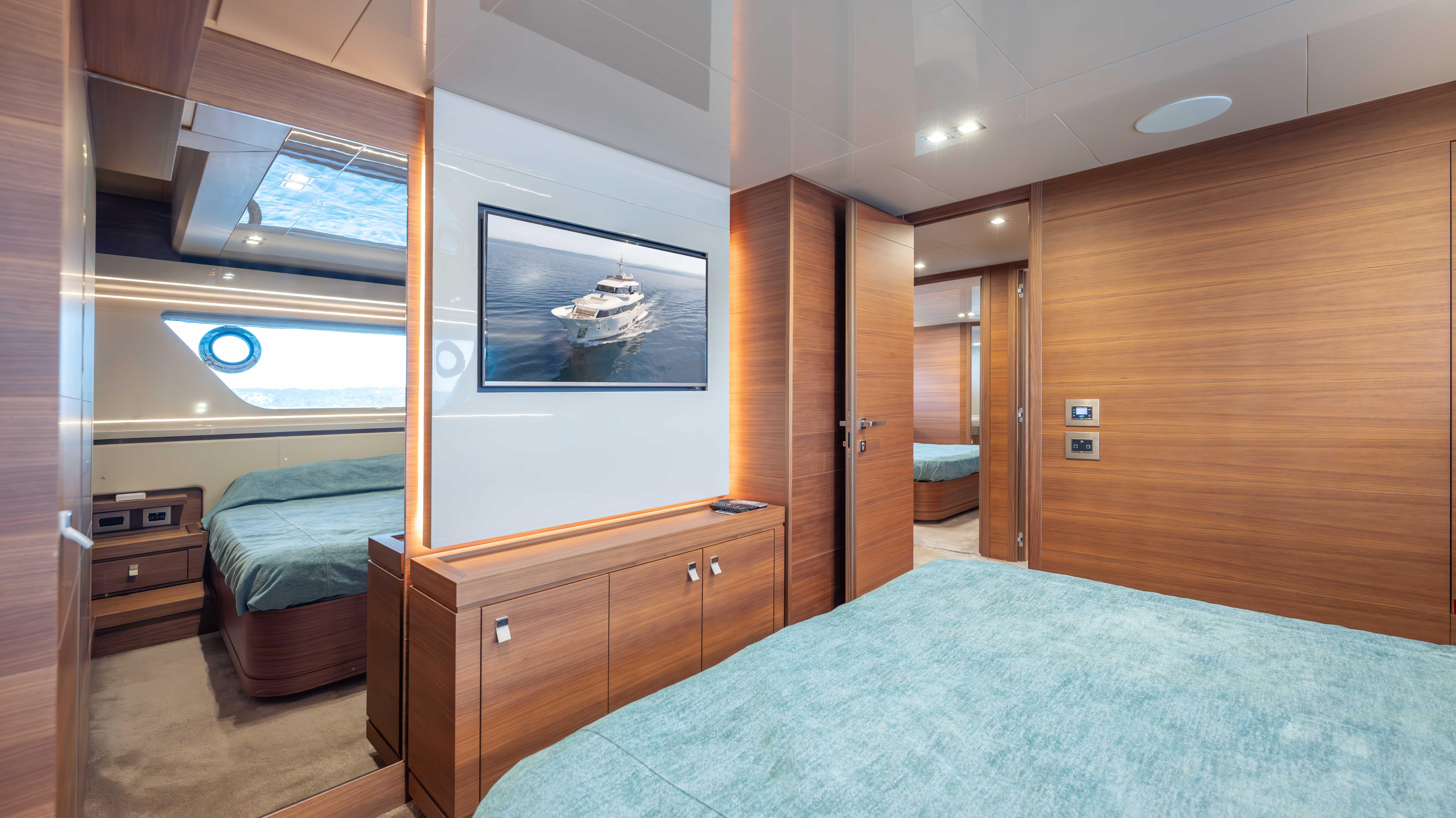 2017 CUSTOM LINE NAVETTA 28 